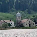 Vue sur le lac et l'Eglise